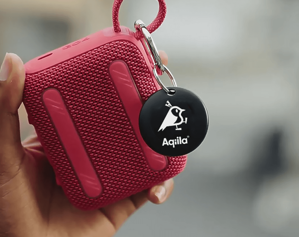 Aqiila Tagbird smart sporingsbrikke (itemfinder) med monteringsdeksel for Apple og Android à 1 stk